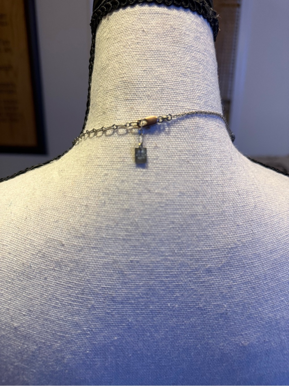 Vintage. This Unique Handcrafted Silver-Tone Multicolor Koi Fish Pendant. - Picture 4 of 10